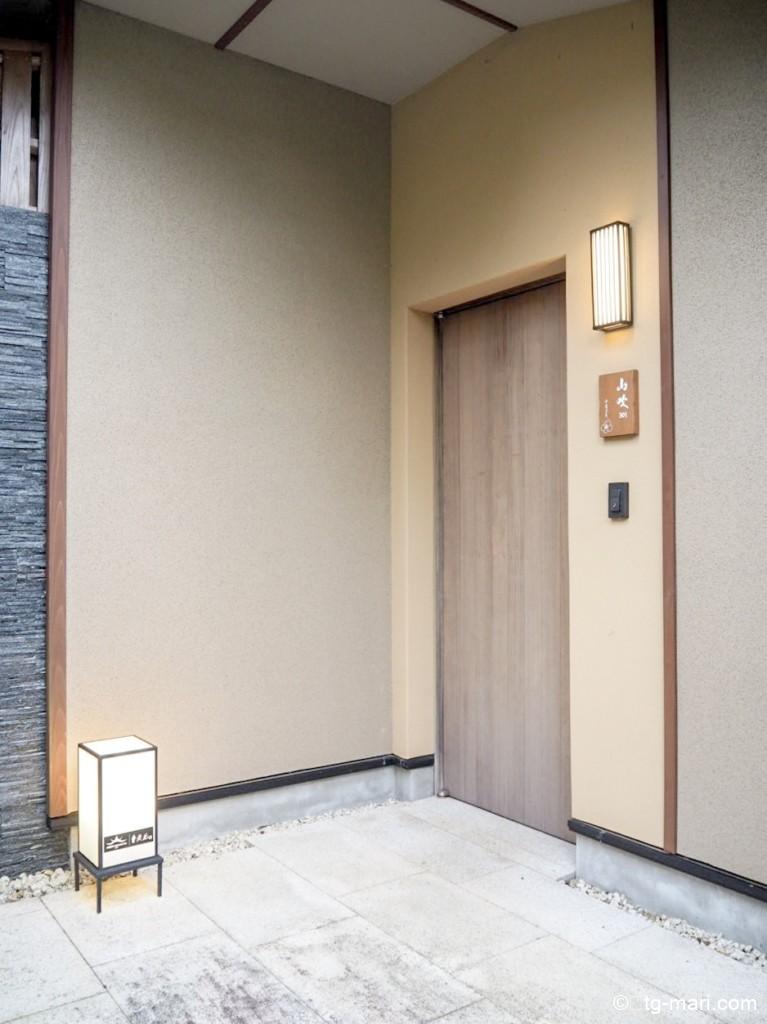 坐漁荘 ブログ 坐漁荘 ランチ 坐漁荘 ペット 静岡県伊東市八幡野1741-42 坐漁荘 貸切 風呂 ABBA RESORTS IZU 坐漁荘の玄関
