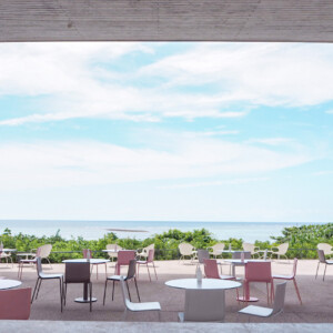 【星野リゾート 】星のや沖縄に隣接する国内最大級の海カフェ「バンタカフェ」
